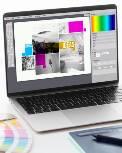 Un homme marchant sur un clavier d'ordinateur